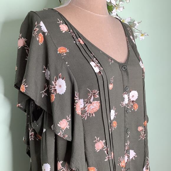 Torrid Floral Pin Tuck Button Front Flutter Ruffle Sleeve Yoked Top Army Green - Picture 3 of 16